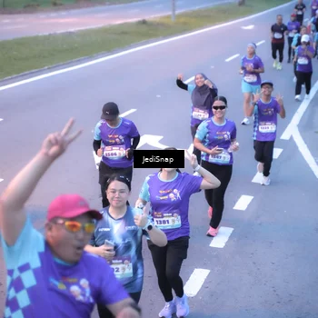 Runner Photo 8240135