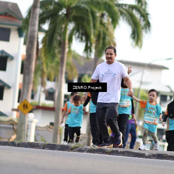 Runner Photo 8240160