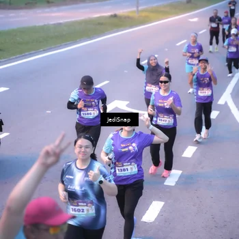 Runner Photo 8240184
