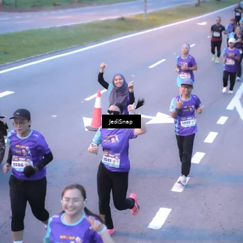 Runner Photo 8240197