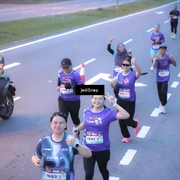 Runner Photo 8240203