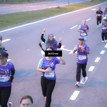 Runner Photo 8240219