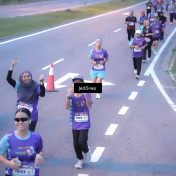Runner Photo 8240221