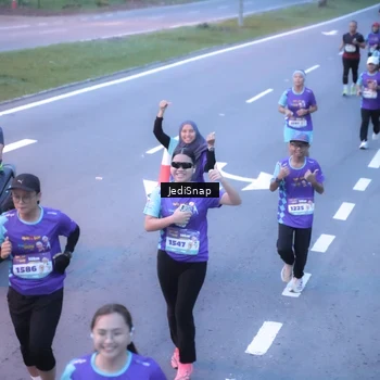 Runner Photo 8240247
