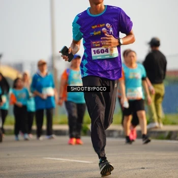 Runner Photo 8240256