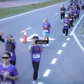 Runner Photo 8240262