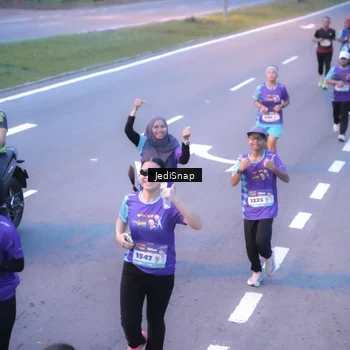 Runner Photo 8240273