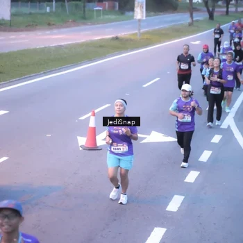 Runner Photo 8240284