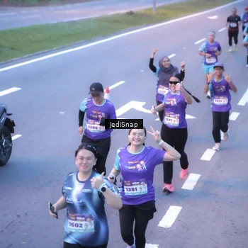 Runner Photo 8240305