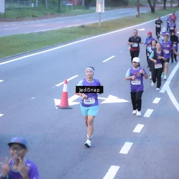 Runner Photo 8240307