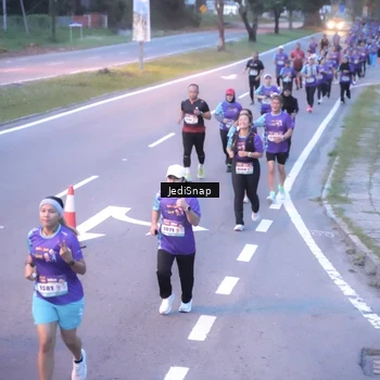 Runner Photo 8240318