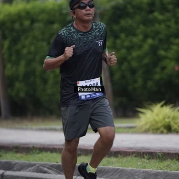 Runner Photo 8240342