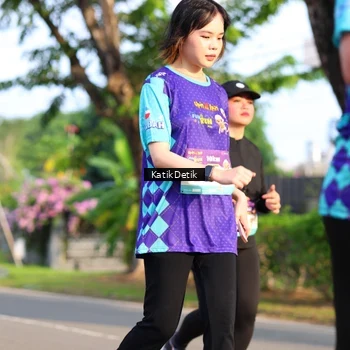 Runner Photo 8240343