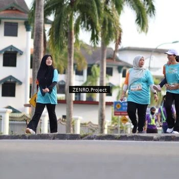Runner Photo 8240355
