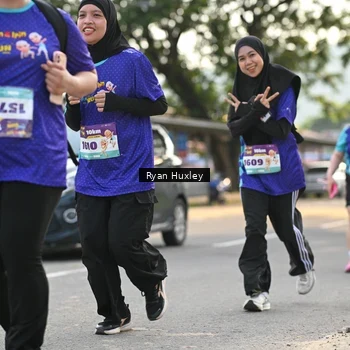 Runner Photo 8240361