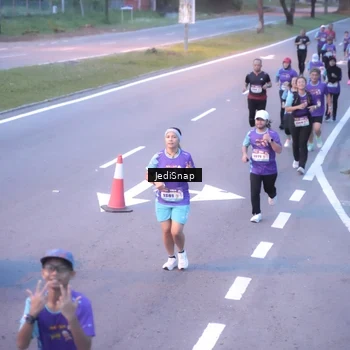 Runner Photo 8240366