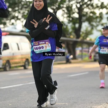 Runner Photo 8240373