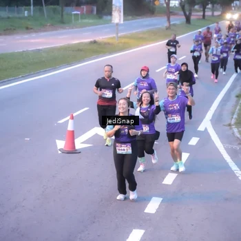 Runner Photo 8240383