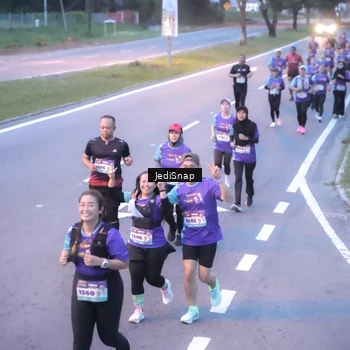 Runner Photo 8240428