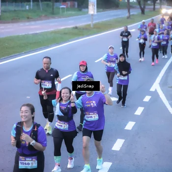 Runner Photo 8240455