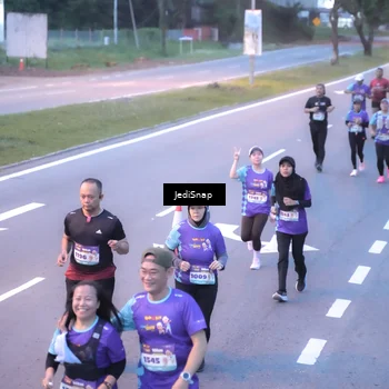 Runner Photo 8240494