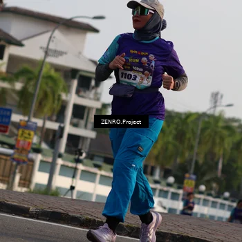 Runner Photo 8240499
