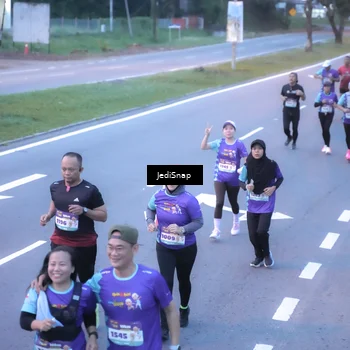 Runner Photo 8240506