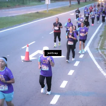 Runner Photo 8240510
