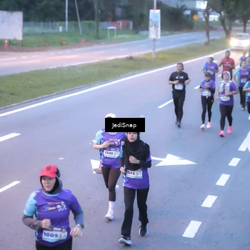 Runner Photo 8240538