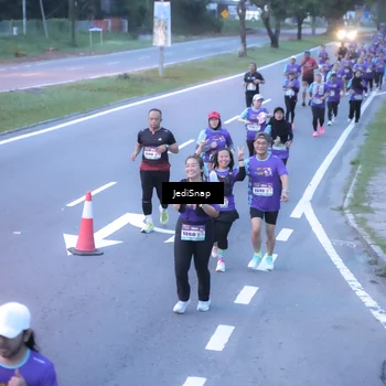 Runner Photo 8240540