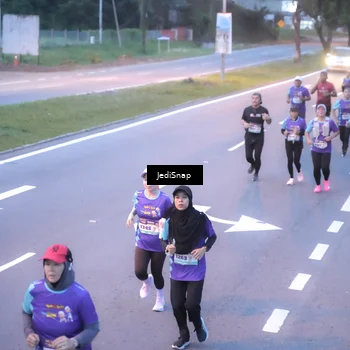 Runner Photo 8240546