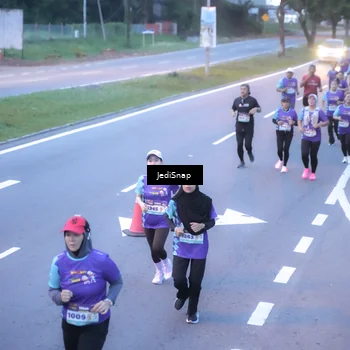 Runner Photo 8240578