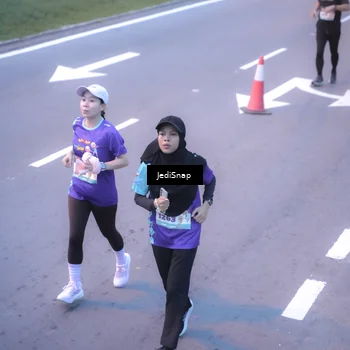 Runner Photo 8240596