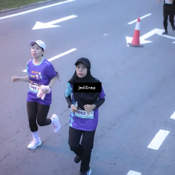 Runner Photo 8240606