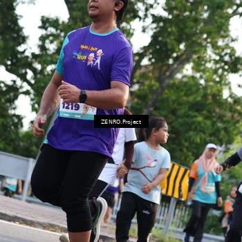 Runner Photo 8240619