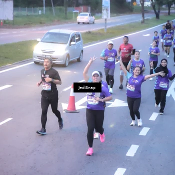 Runner Photo 8240629