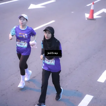 Runner Photo 8240647