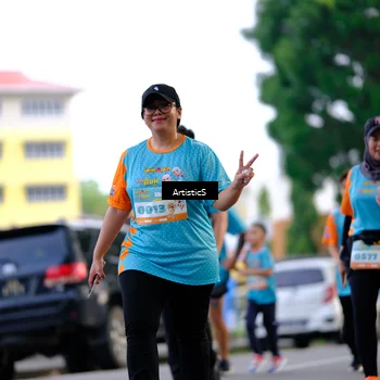 Runner Photo 8240659