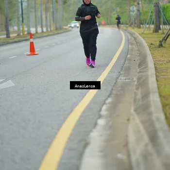 Runner Photo 8240663