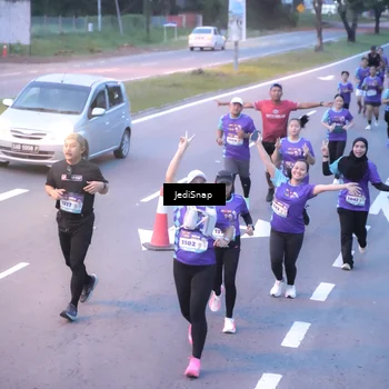 Runner Photo 8240678