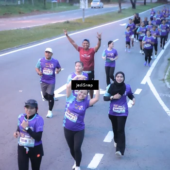 Runner Photo 8240748