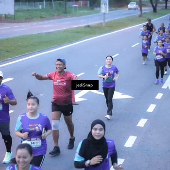 Runner Photo 8240784