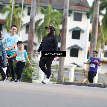 Runner Photo 8240857