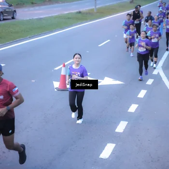 Runner Photo 8240868