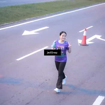 Runner Photo 8240897