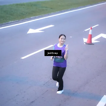 Runner Photo 8240904