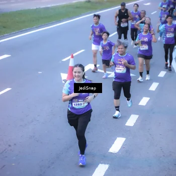 Runner Photo 8240960