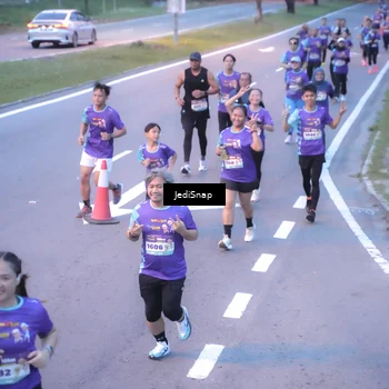 Runner Photo 8240978