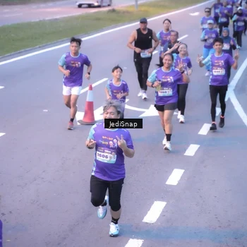 Runner Photo 8240994
