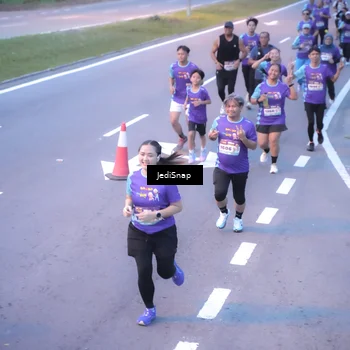 Runner Photo 8240998